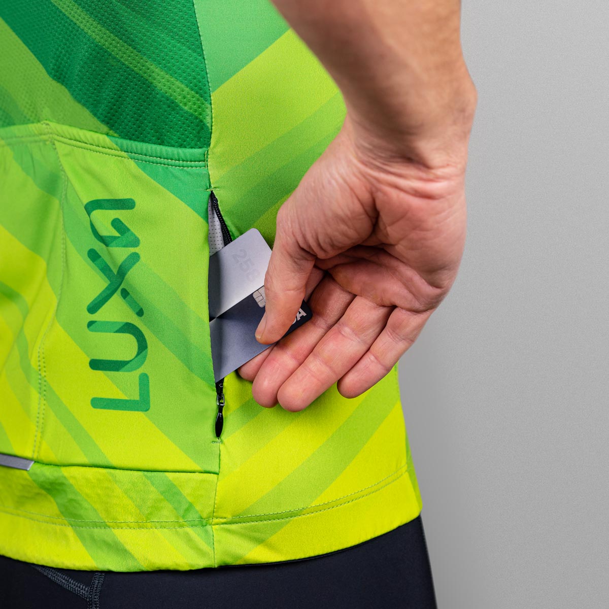 zielona koszulka rowerowa polskiego producenta Luxa